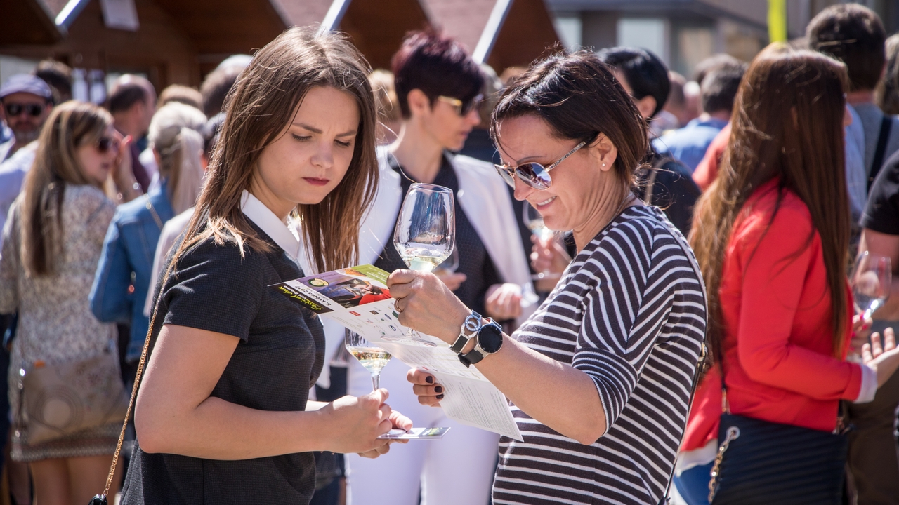 Festival vína VOC Znojmo láká na snoubení folkloru, vína a gastronomie a 44 nových vín