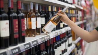 Podle čeho spotřebitelé vybírají víno? Příběh a obal prodává