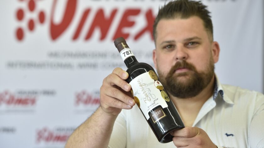 Merlot Barrique 2018 Štěpána Maňáka vítězem Grand Prix Vinex
