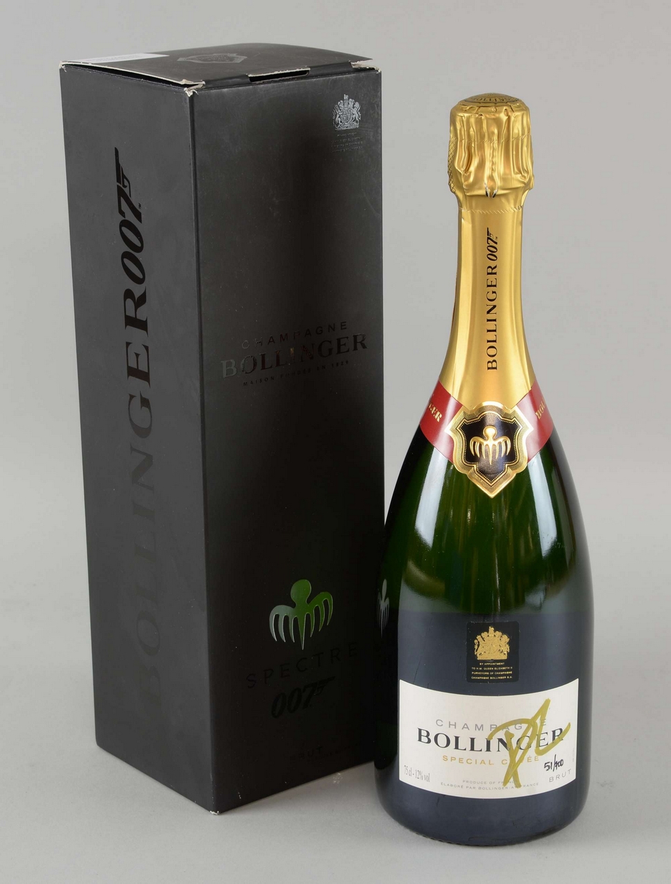 Bollinger Special Cuvée vlastnoručně podepsaná představitelem hlavní role Danielem Craigem
