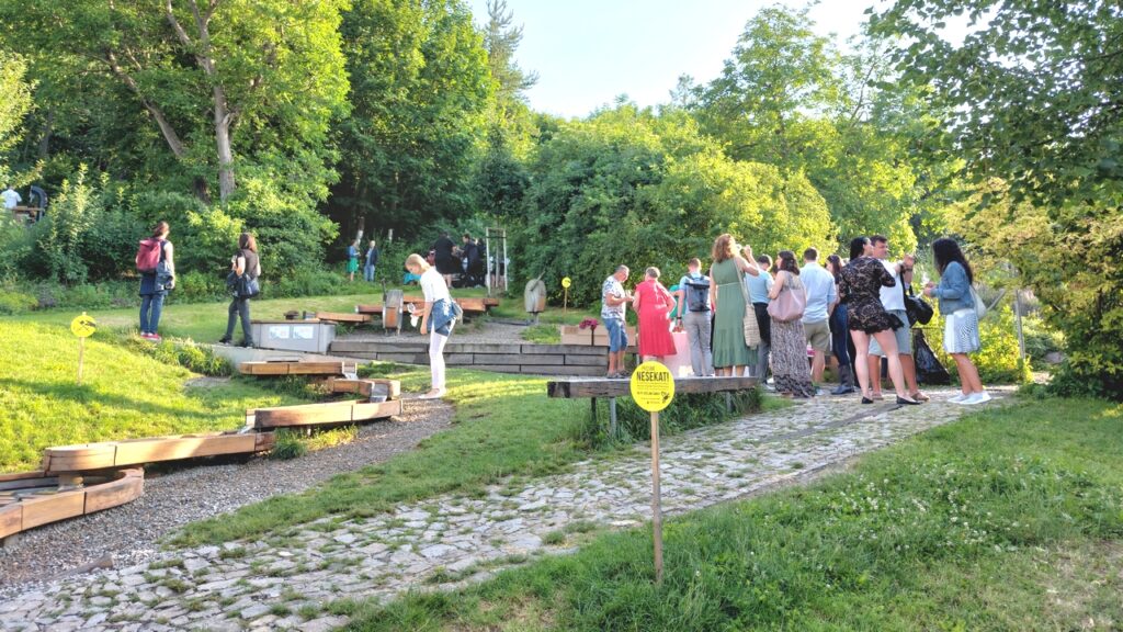 Vinaři z Ratíškovic zavítali do Otevřené zahrady