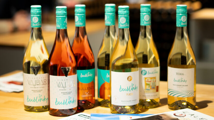Kam vyrazit v srpnu za vínem – Den bublinek na Moravském náměstí v Brně