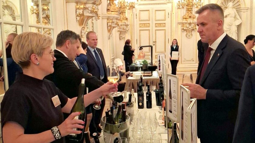 Vína ze Salonu vín na předávání státních vyznamenání
