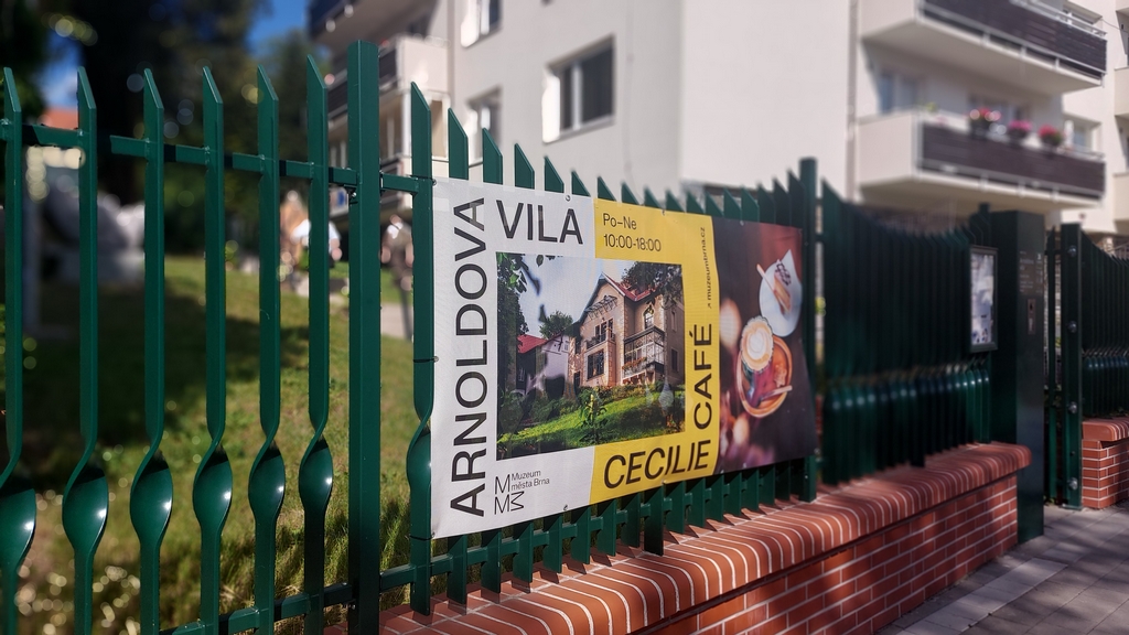 Vstup do Arnoldovy vily z ulice Drobného